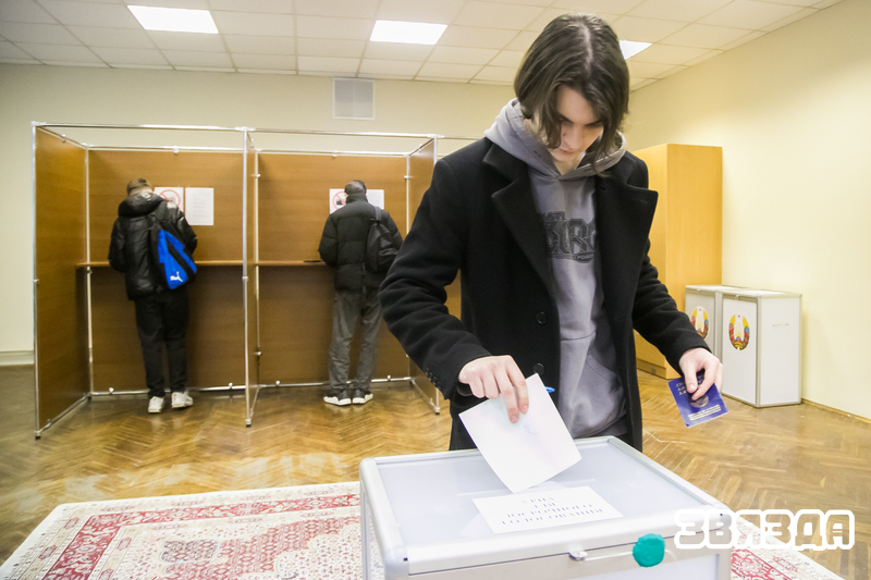 Як прайшоў другі дзень датэрміновага галасавання для тых, хто ўпершыню рабіў свой выбар