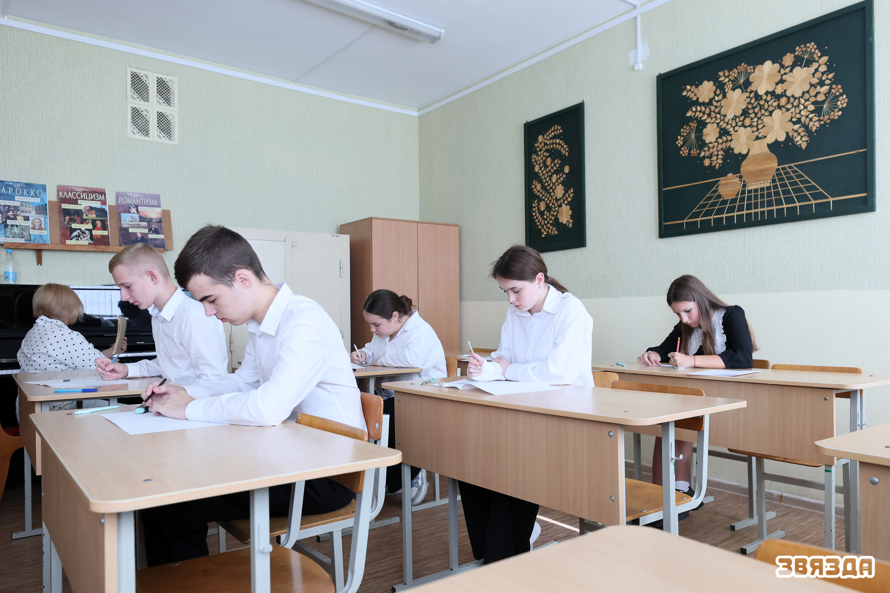 Наталля Пяткевіч праінспектавала ўступныя іспыты ў каледжы мастацтваў