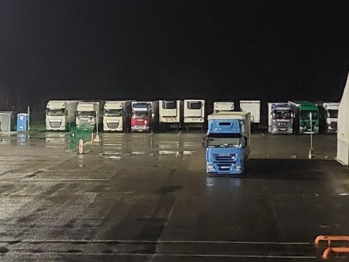 Галоўнае — бяспека: каля 1300 літоўскіх грузавікоў знаходзяцца на спецыяльных пляцоўках