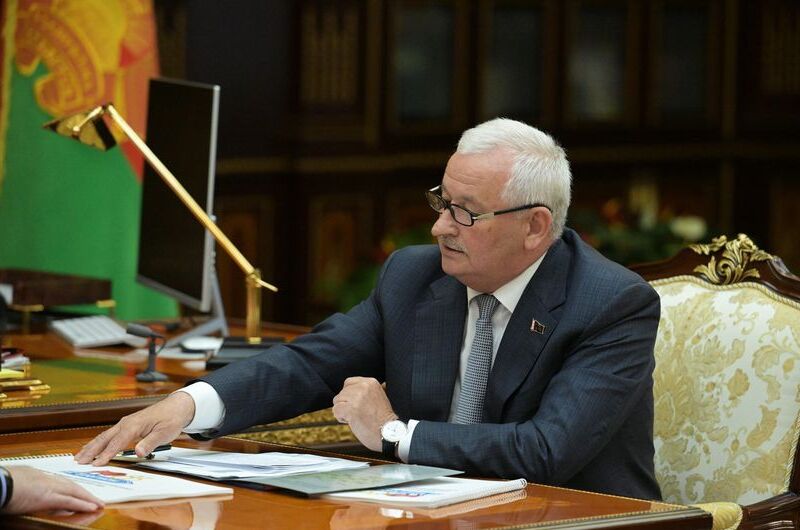 Lukashenko: Russia outsources some operations in aircraft building, shipbuilding to Belarus