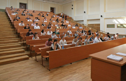 Ва ўніверсітэтах краіны працягваецца прыём дакументаў на бюджэтную і платную формы навучання