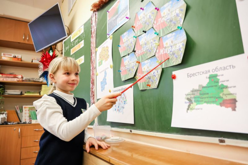 Як у мінскай школе № 139 вучням даступна расказваюць аб дзейнасці УНС