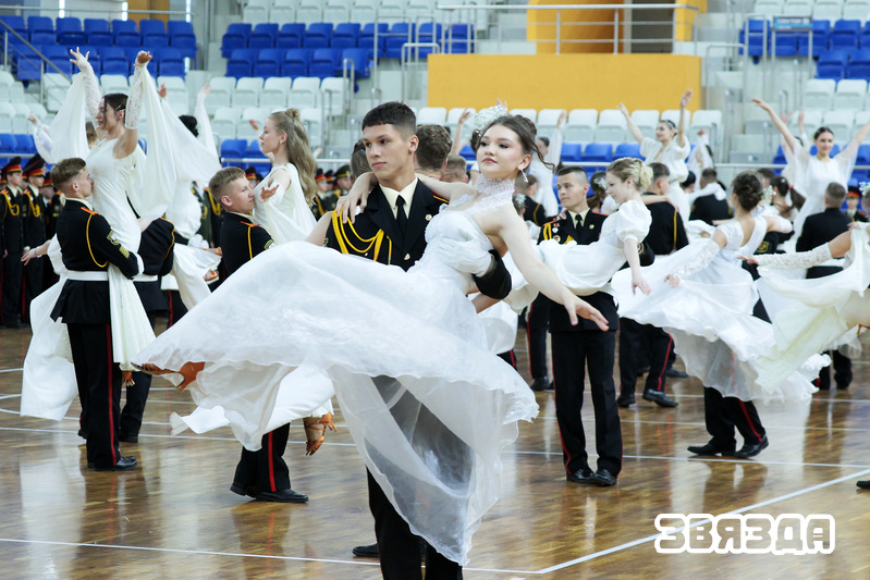 Выпускны вечар прайшоў у Мінскім сувораўскім ваенным вучылішчы