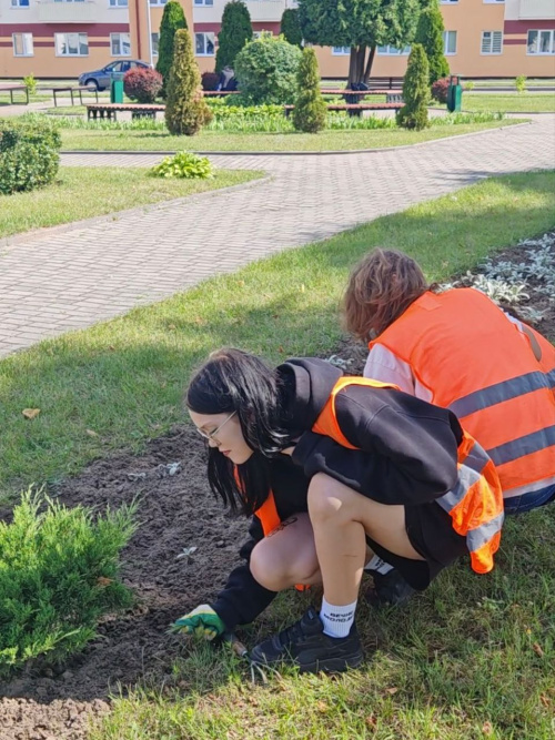 Працоўнае лета школьнікаў працягваецца
