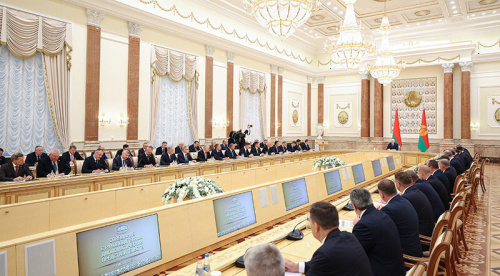 Lukashenko views sanctions as incentives for export diversification