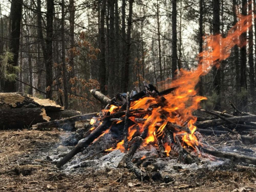 У Мінскім раёне мужчына ўпаў у вогнішча і атрымаў апёкі