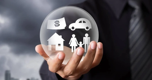 Какой уровень страховых выплат в общей сумме страховых взносов? 