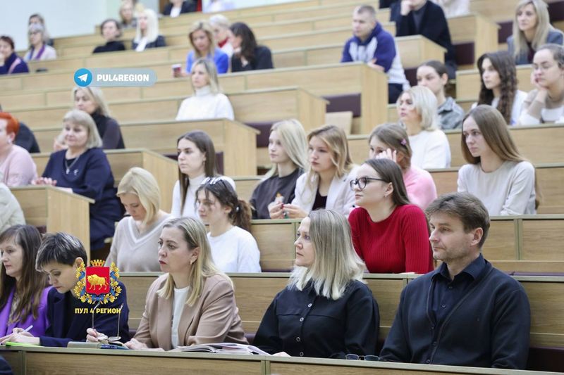 Уладзімір Каранік правёў сустрэчу са студэнтамі і выкладчыкамі ГрМУ