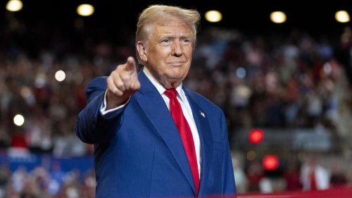 Трамп выказаў надзею, што новыя санкцыі супраць Расіі не давядзецца ўводзіць