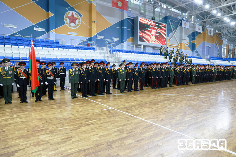Выпускны вечар прайшоў у Мінскім сувораўскім ваенным вучылішчы