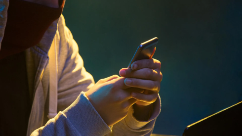 Подросток отдал мошенникам $35 тысяч из семейного сейфа