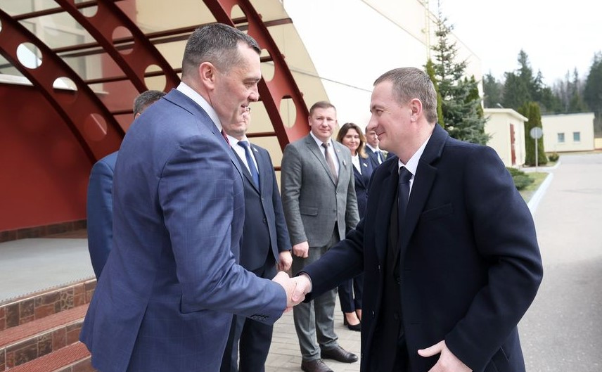 Турчын азнаёміўся з інвестпраектам Верхнядзвінскага масласырзавода