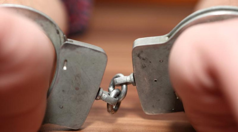 Блогер з Гродна, які траціў на сябе сабраныя для хворага хлопчыка грошы, узяты пад варту