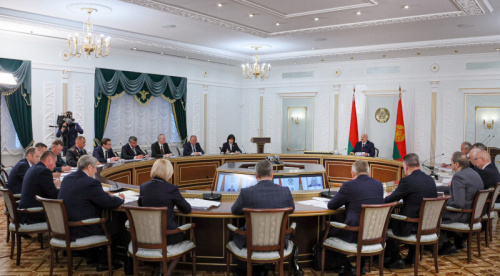 Lukashenko warns against careless approach to harvesting
