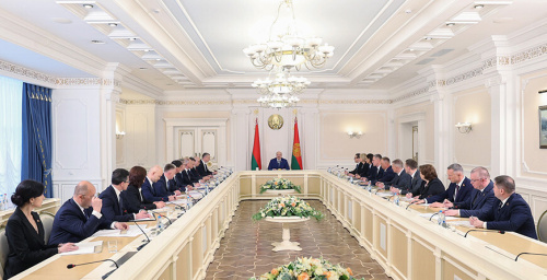 Lukashenko sets major tasks for Belarus President Administration