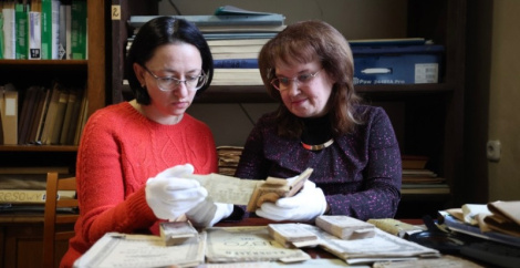 Усе таямніцы мінулага захоўваюць календары. Пра што расказвае калекцыя старадаўніх выданняў Гродзенскага музея