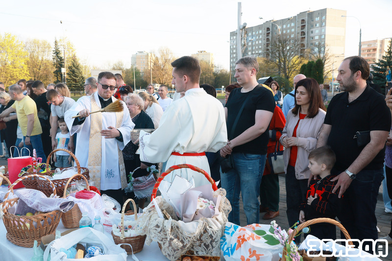 Праваслаўныя і католікі святкуюць Светлае Хрыстова Уваскрэсенне — Вялікдзень