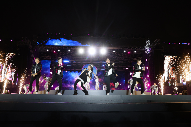 Thousands of students celebrate graduation in Minsk